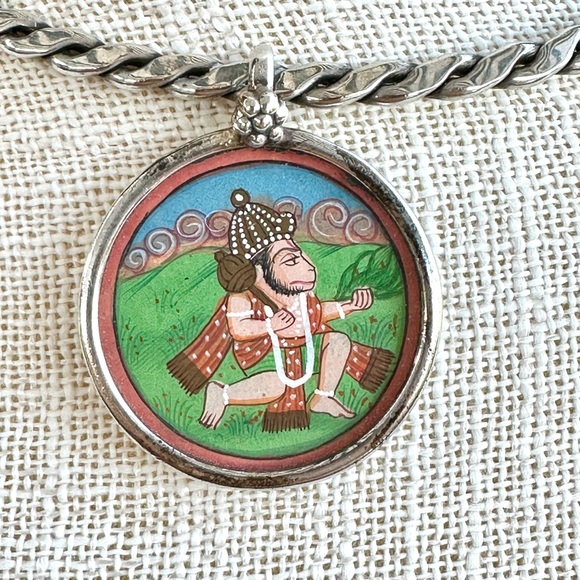 Handpainted Hanuman Hindi God detailed artwork sterling round pendant India - Picture 3 of 5